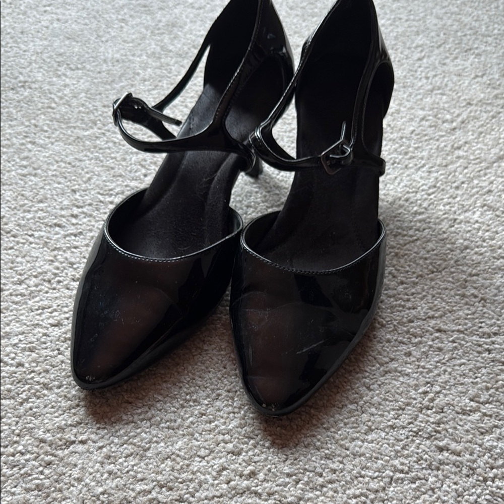 Aerosoles patent black